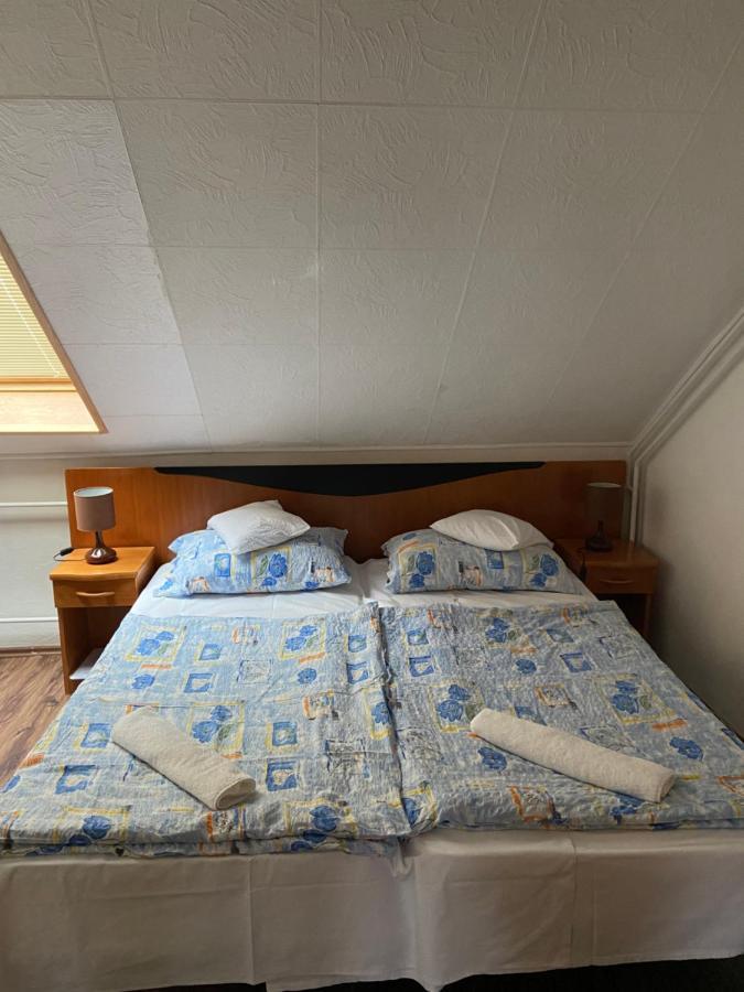 Teke Panzio Bed and Breakfast Körmend Exteriör bild